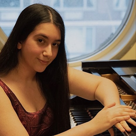 #meetourstudents 

Yali Levy Schwartz is a 16 year old pianist from New York Cit…