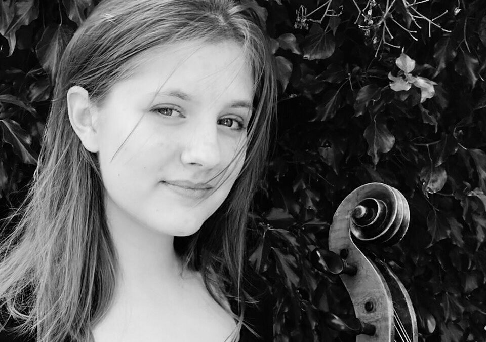 #meetourstudents 

Lili Holland-Fricke is a 20-year-old cellist currently studyi…