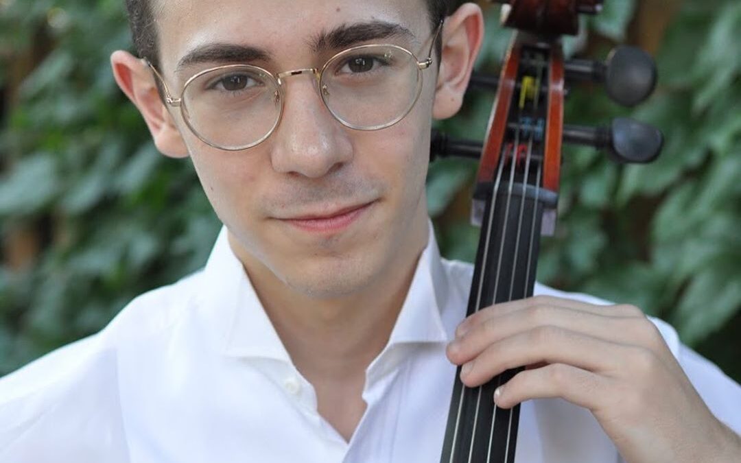 #meetourstudents 

Maxwell Schultz is a 19-year-old cellist from LaGrange Park, …